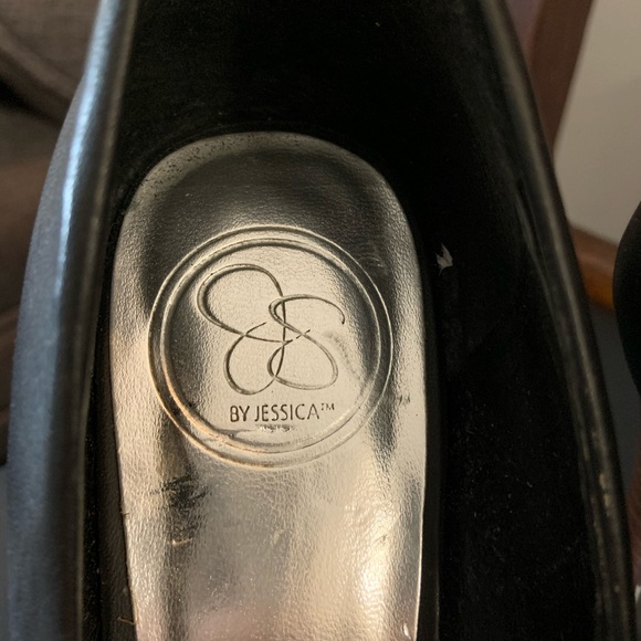 Jessica Simpson Black and Wood Print Heels - Picture 4 of 7